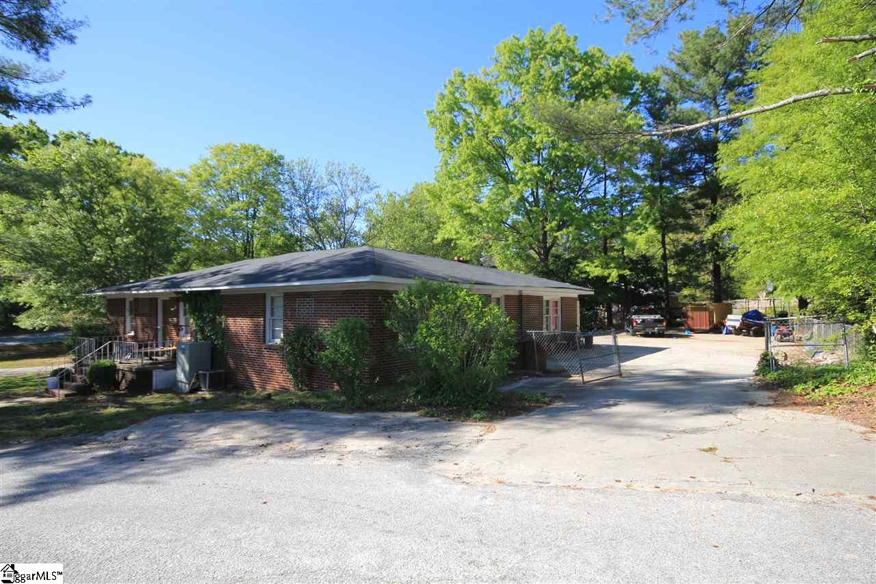 3800 Edwards Road Taylors, SC 29687 - Photo 3 of 10 Gallery Image 3