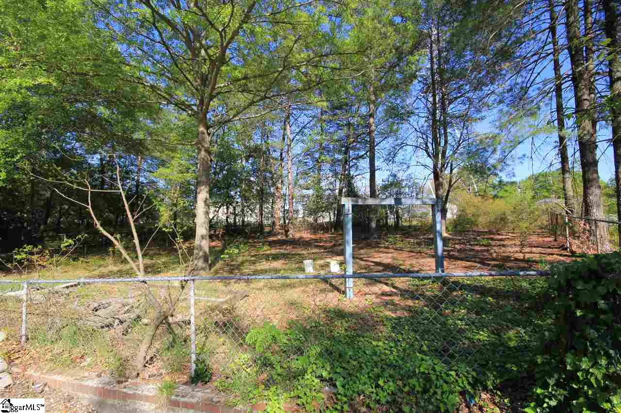 3800 Edwards Road Taylors, SC 29687 - Photo 4 of 10 Gallery Image 4