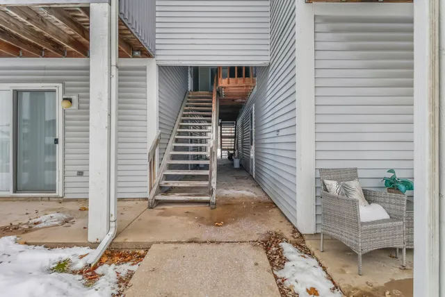 $165,000 | 1066 Millpond Road, Unit G, Valparaiso, IN 46385