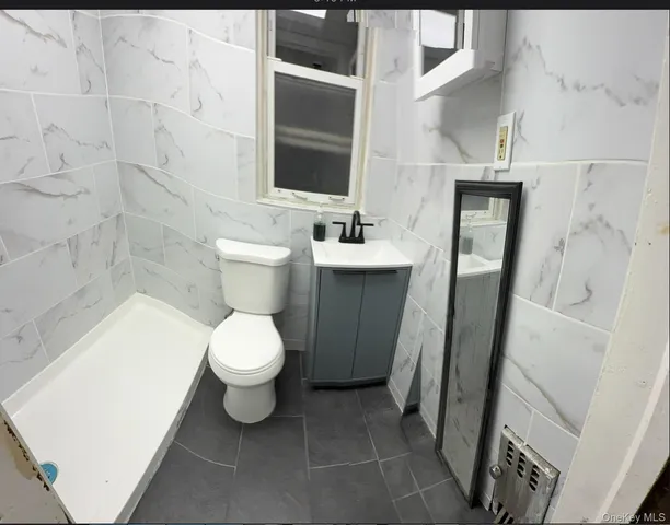 $1,149,000 | 196-11 100th Avenue | Hollis