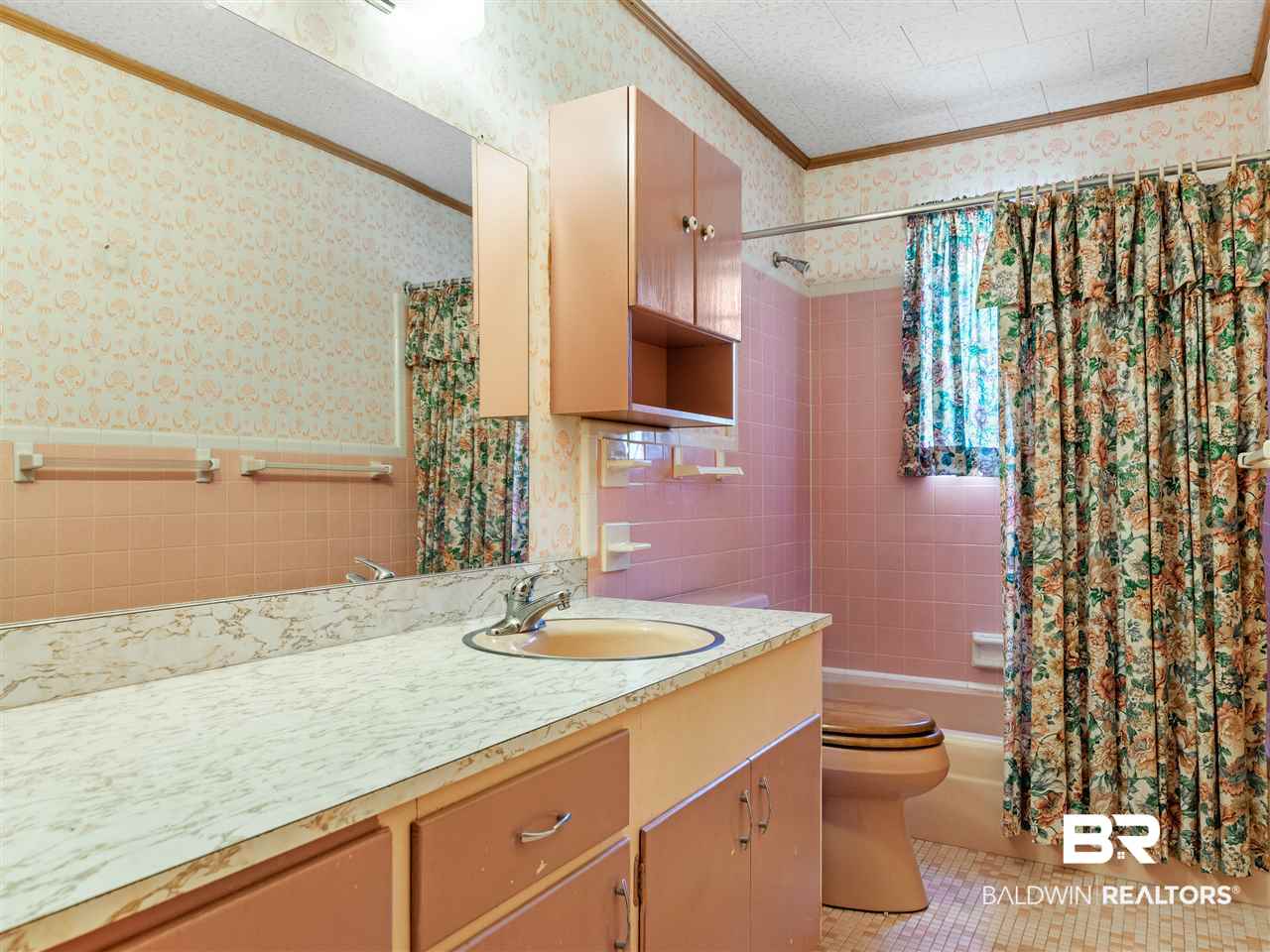 106 South Beech Street Foley, AL 36535 - Photo 40 of 49 108 Guest Bathroom