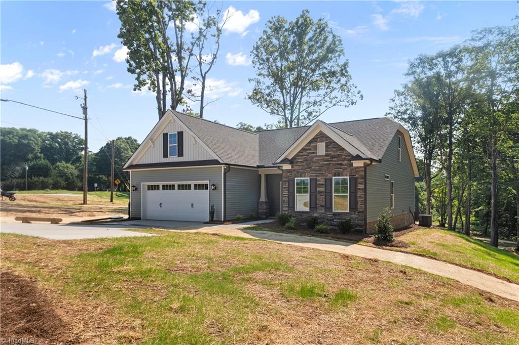 4760 Skylark Road Pfafftown, NC 27040 - Photo 2 of 41 Gallery Image 2