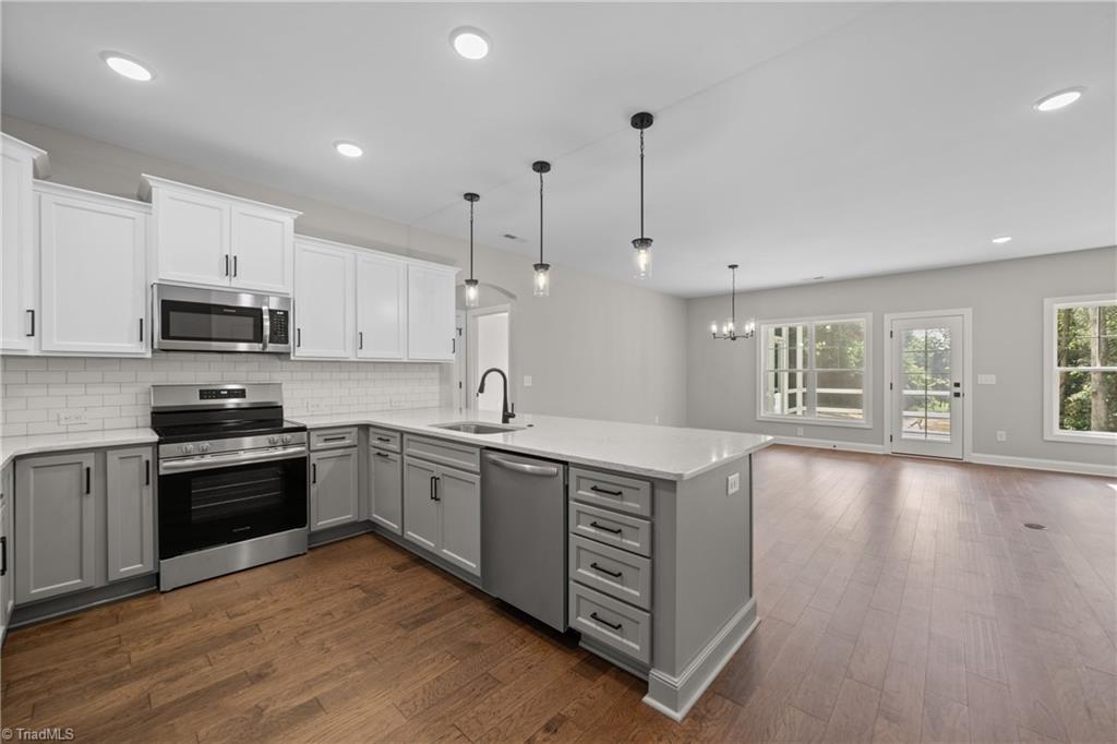 4760 Skylark Road Pfafftown, NC 27040 - Photo 5 of 41 Gallery Image 5