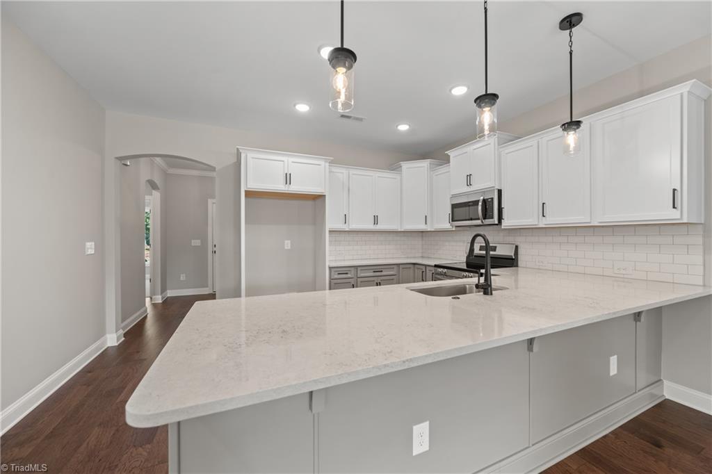 4760 Skylark Road Pfafftown, NC 27040 - Photo 9 of 41 Gallery Image 9