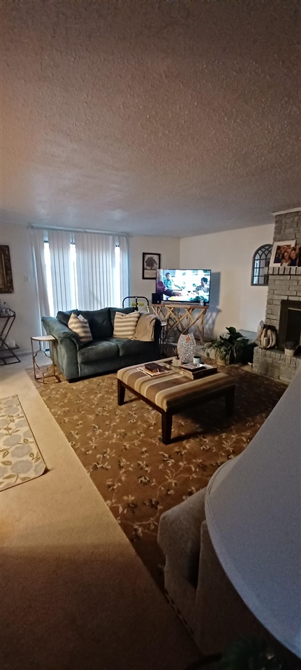 2920 Invergarry Road Memphis, TN 38128 - Photo 4 of 18 a living room with furniture