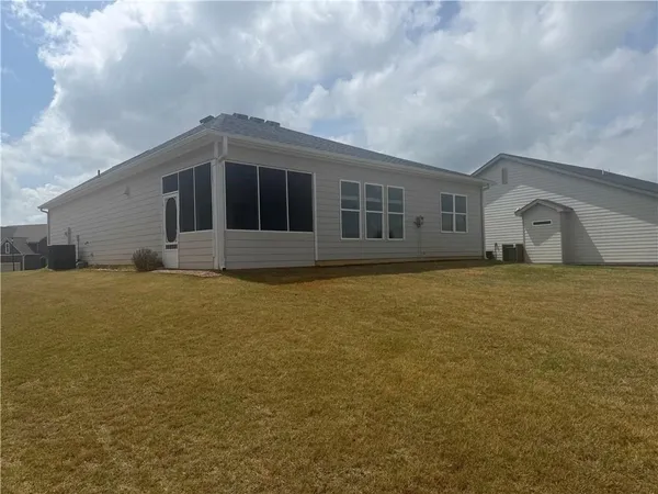 a view of an outdoor space