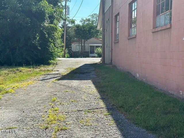 $1,000 | 902-904 Jefferson Street, Unit 7, Greeneville, TN 37745