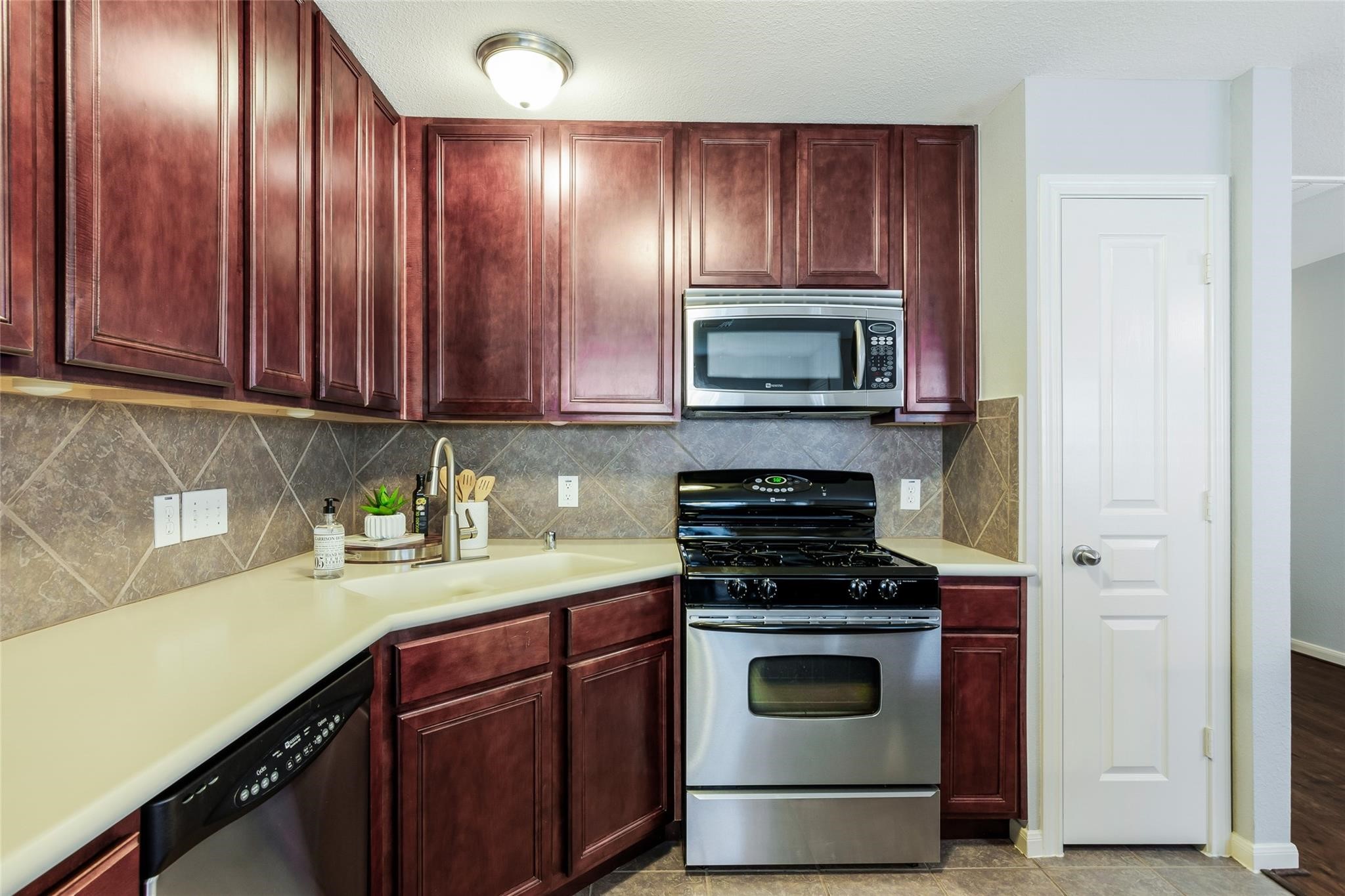 1648 Grable Cove Lane Spring, TX 77379 - Photo 10 of 32