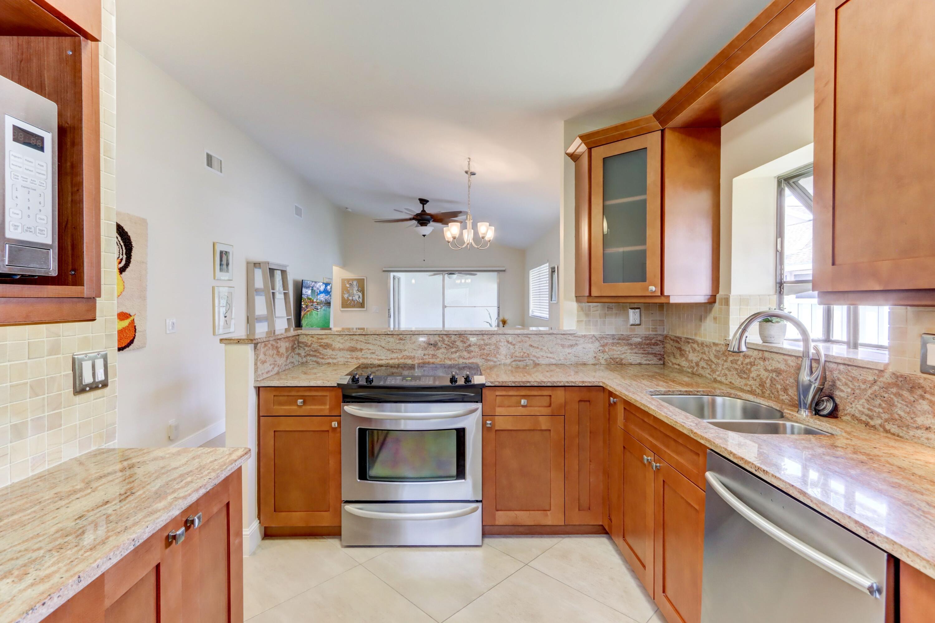 8092 Sweetbriar Way Boca Raton, FL 33496 - Photo 4 of 17 Kitchen - 2