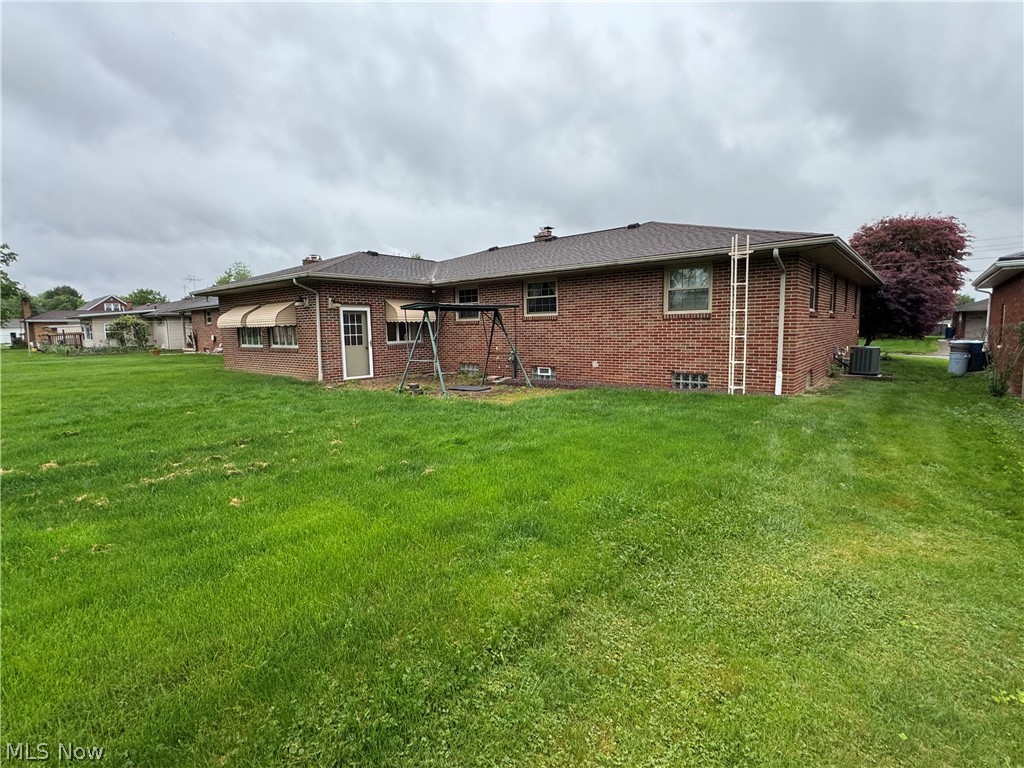 592 Omar Street Struthers, OH 44471 - Photo 5 of 11