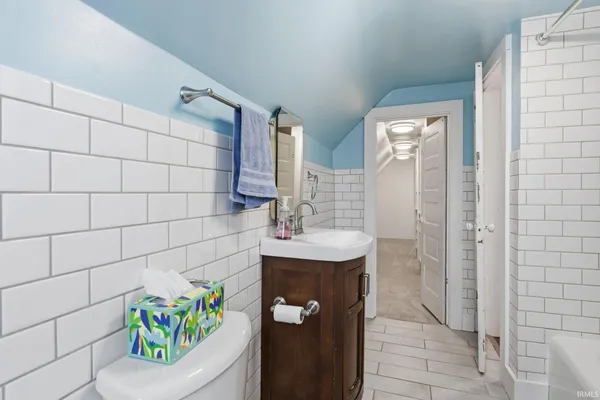 $209,900 | 3911 South Landess Street, Marion, IN 46953
