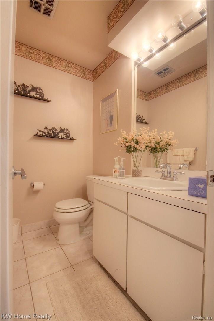 27135 Harvard Road Southfield, MI 48076 - Photo 15 of 29 930A4586_7_8.jpg