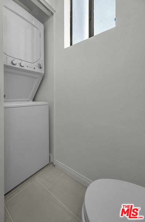 8162 Manitoba Street, Unit 202 Playa del Rey, CA 90293 - Photo 18 of 34 a view of bathroom