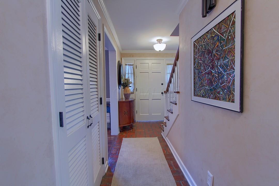 2231 Shoreham Road Columbus, OH 43220 - Photo 13 of 44