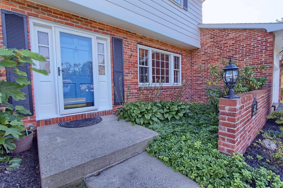 2231 Shoreham Road Columbus, OH 43220 - Photo 4 of 44