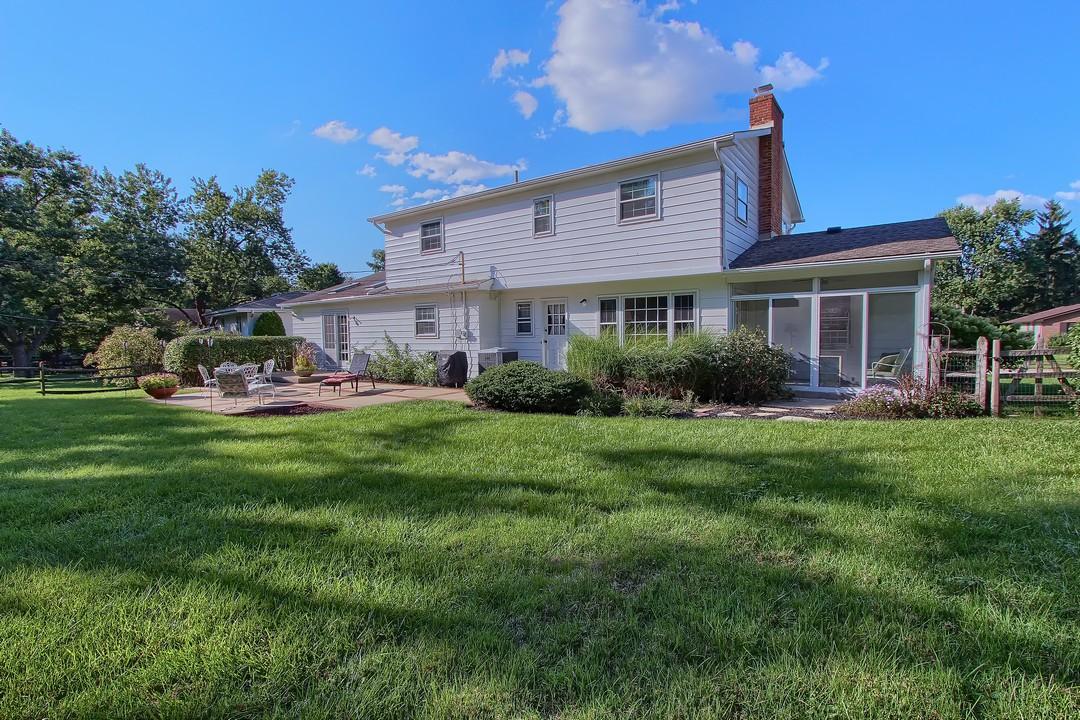 2231 Shoreham Road Columbus, OH 43220 - Photo 6 of 44