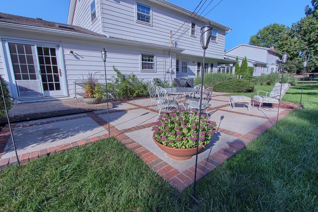 2231 Shoreham Road Columbus, OH 43220 - Photo 8 of 44