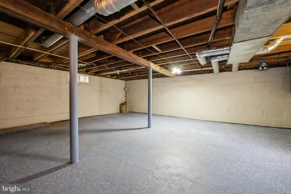 a view of room with refrigerator