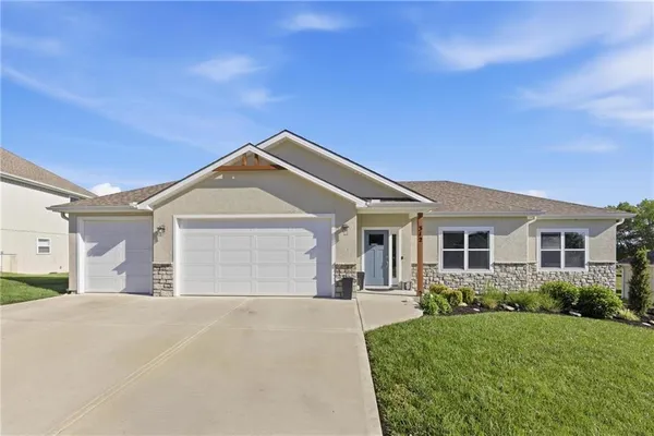 $499,999 | 312 Prairie Rose Circle, Smithville, MO 64089