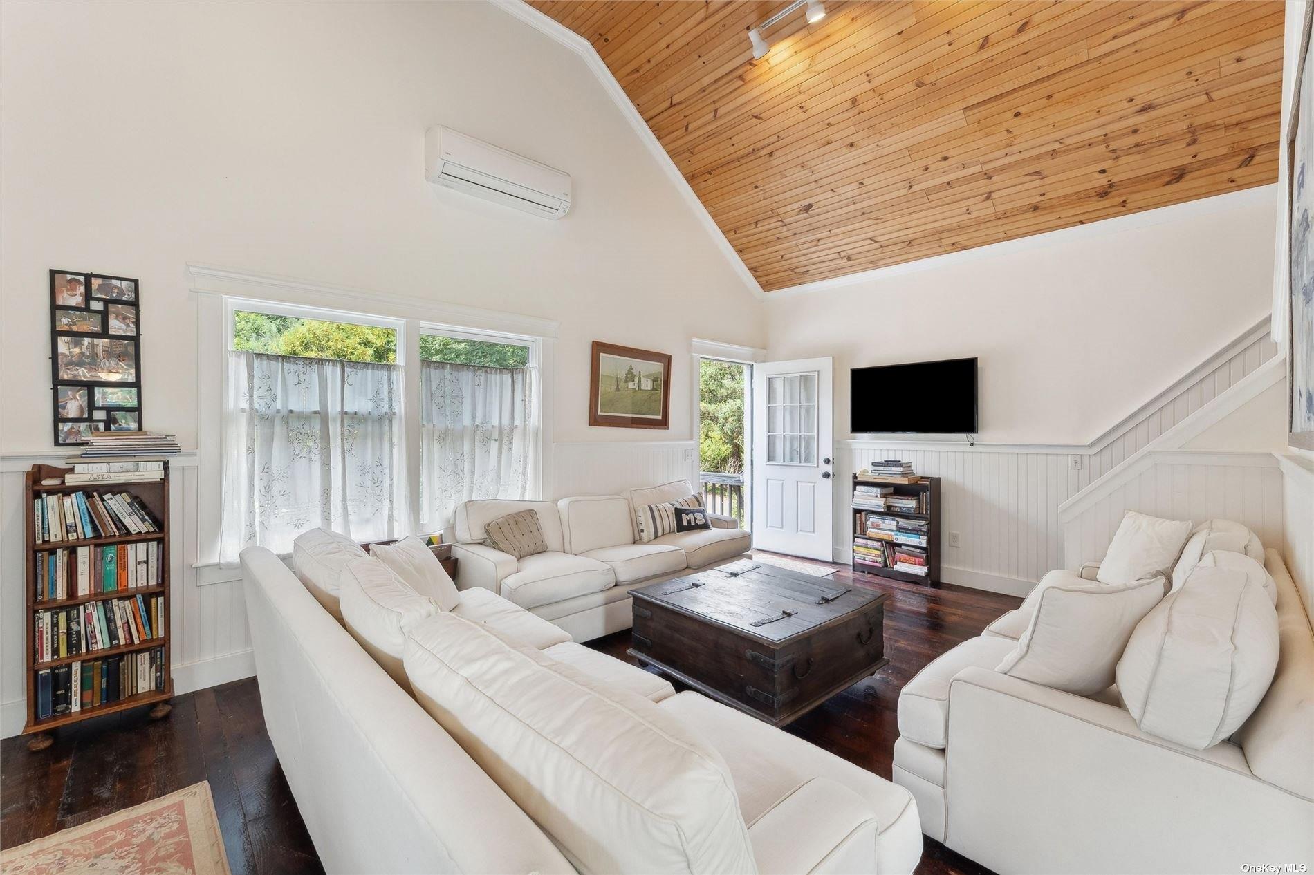 50 Old Main Road Quogue, NY 11959 - Photo 27 of 36