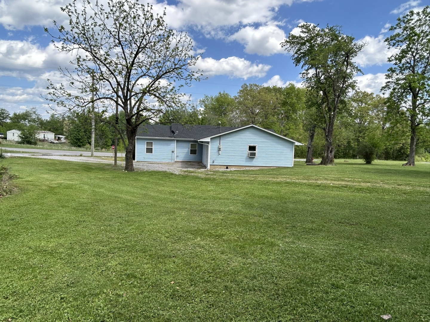 1 Bushwack Road Golconda, IL 62938 - Photo 7 of 38 a view of a house with a yard