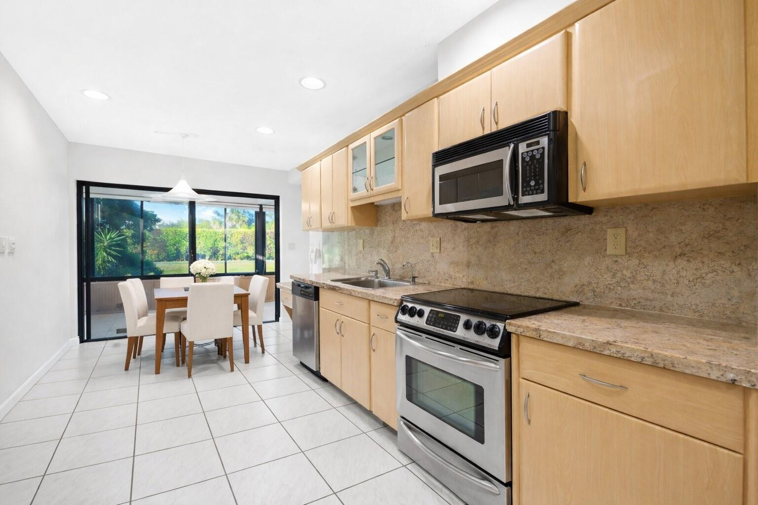 6053 Petaluma Drive Boca Raton, FL 33433 - Photo 9 of 33 Photo 9