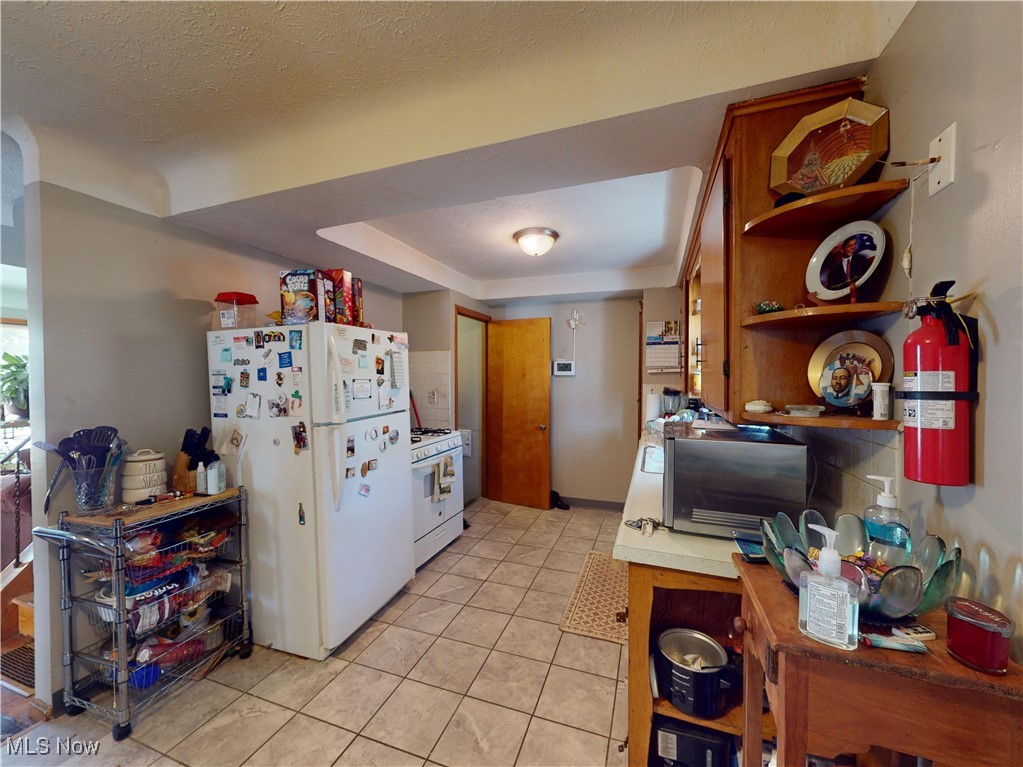 3882 Wallingford Road South Euclid, OH 44121 - Photo 9 of 34