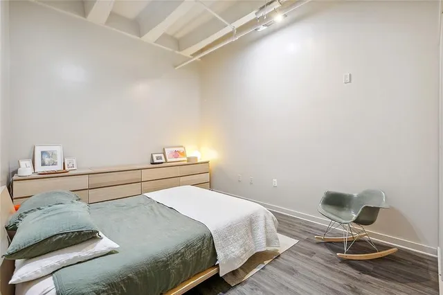 $1,800 | 835 Julia Street, Unit 2, New Orleans, LA 70113