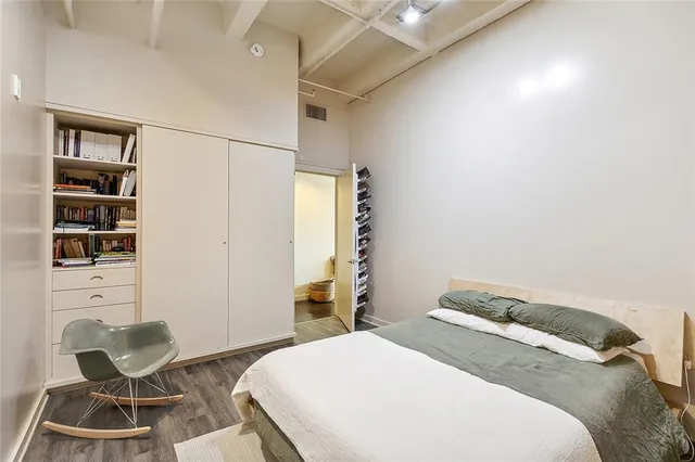 $1,800 | 835 Julia Street, Unit 2, New Orleans, LA 70113