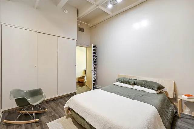 $1,800 | 835 Julia Street, Unit 2, New Orleans, LA 70113