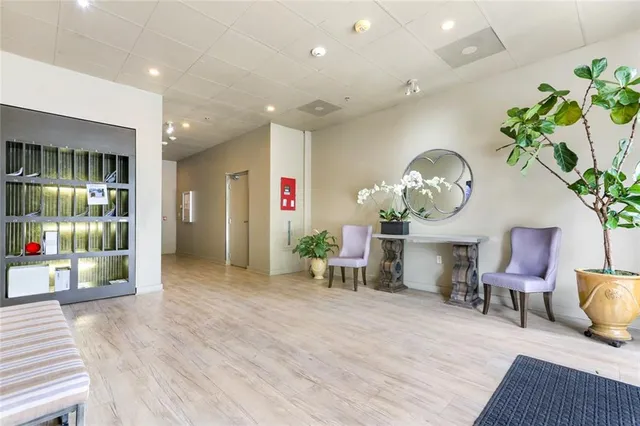 $1,800 | 835 Julia Street, Unit 2, New Orleans, LA 70113