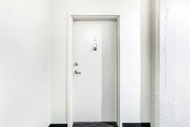 $1,800 | 835 Julia Street, Unit 2, New Orleans, LA 70113