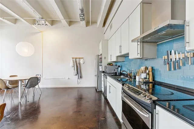 $1,800 | 835 Julia Street, Unit 2, New Orleans, LA 70113