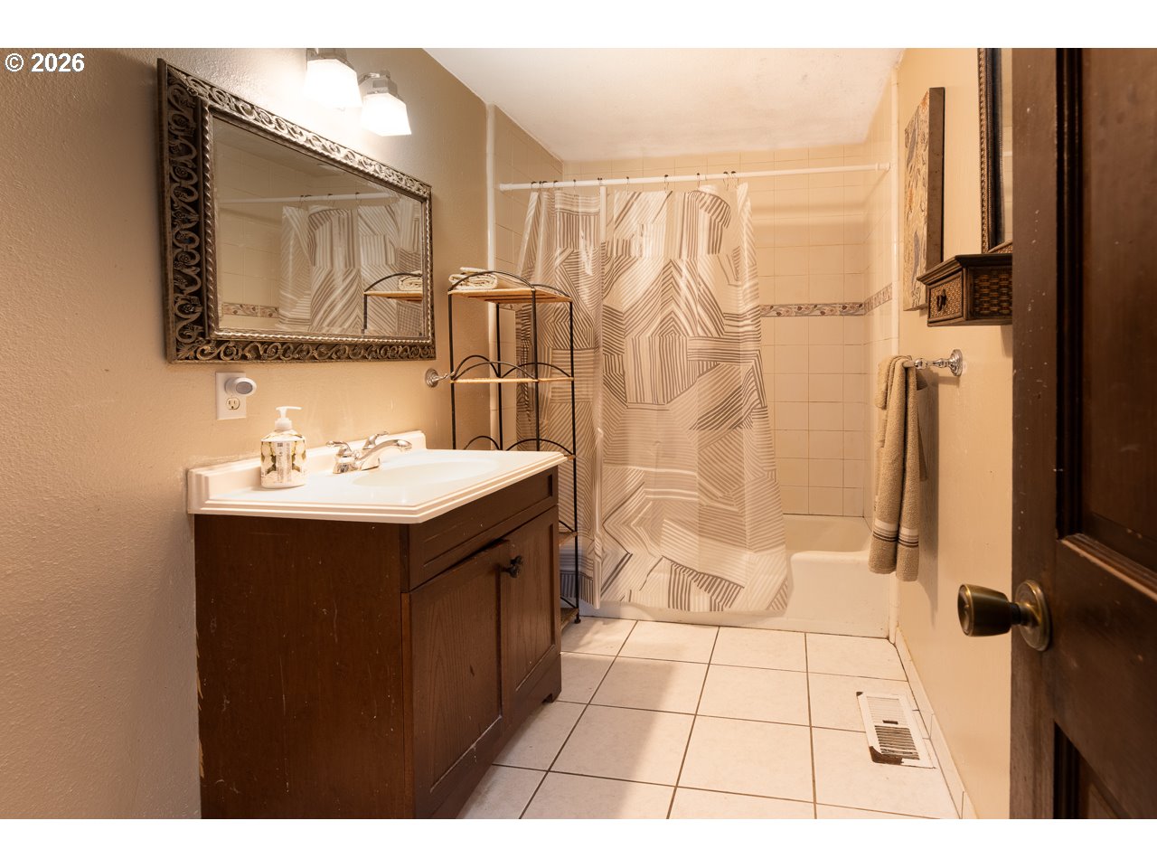 31514 Berlin Road Lebanon, OR 97355 - Photo 25 of 47 Bathroom