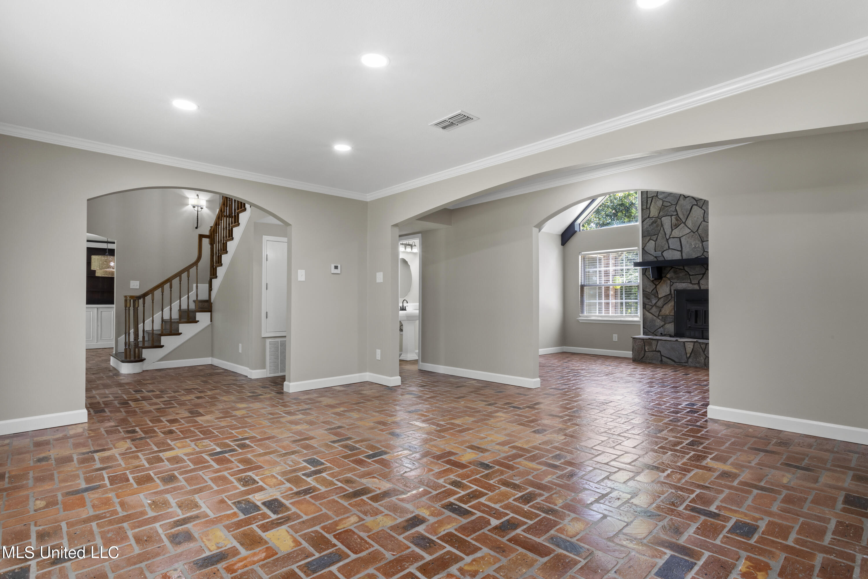 13505 Pine Road Ocean Springs, MS 39564 - Photo 11 of 48 011 (2)