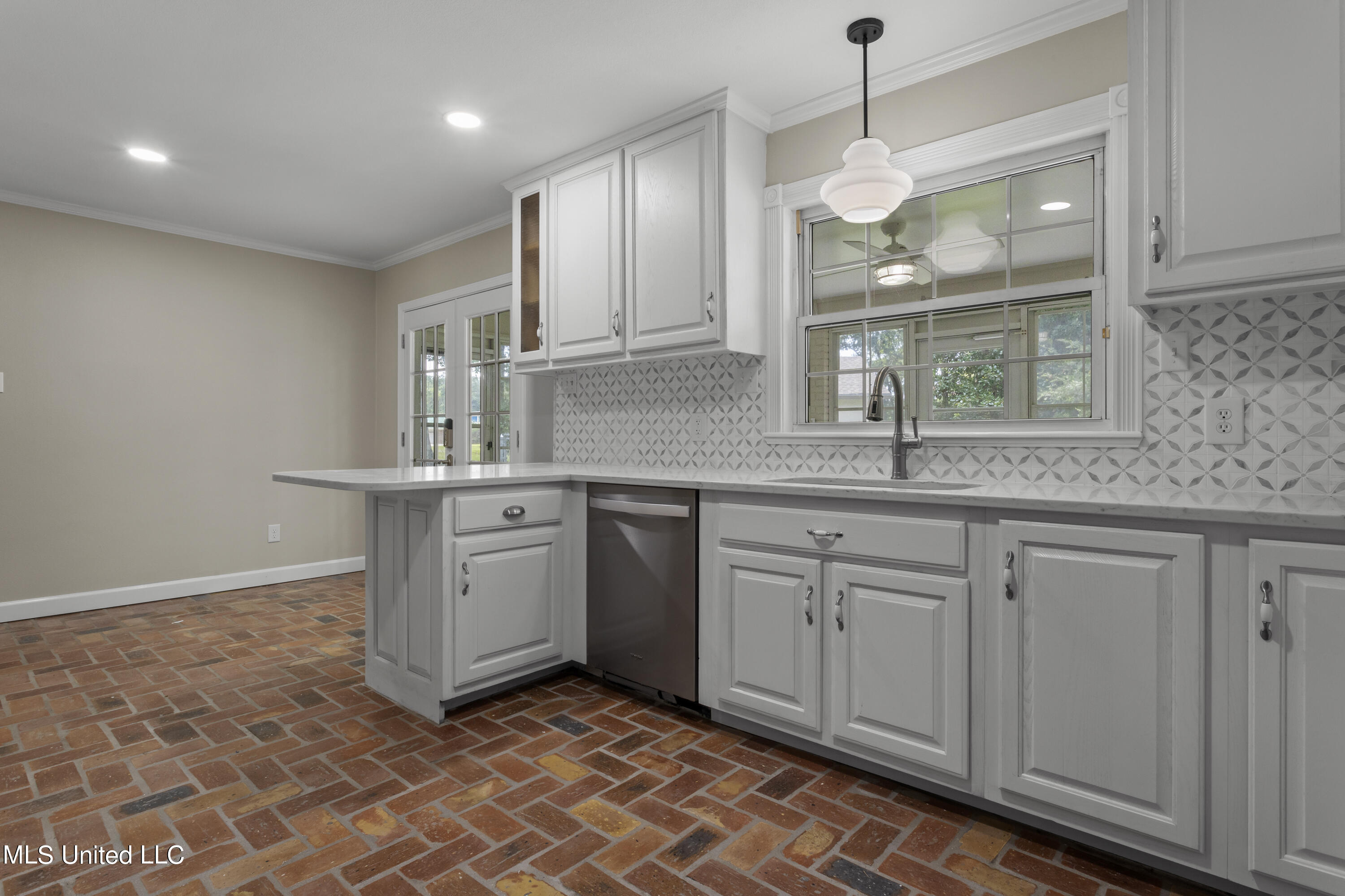 13505 Pine Road Ocean Springs, MS 39564 - Photo 15 of 48 015 (3)