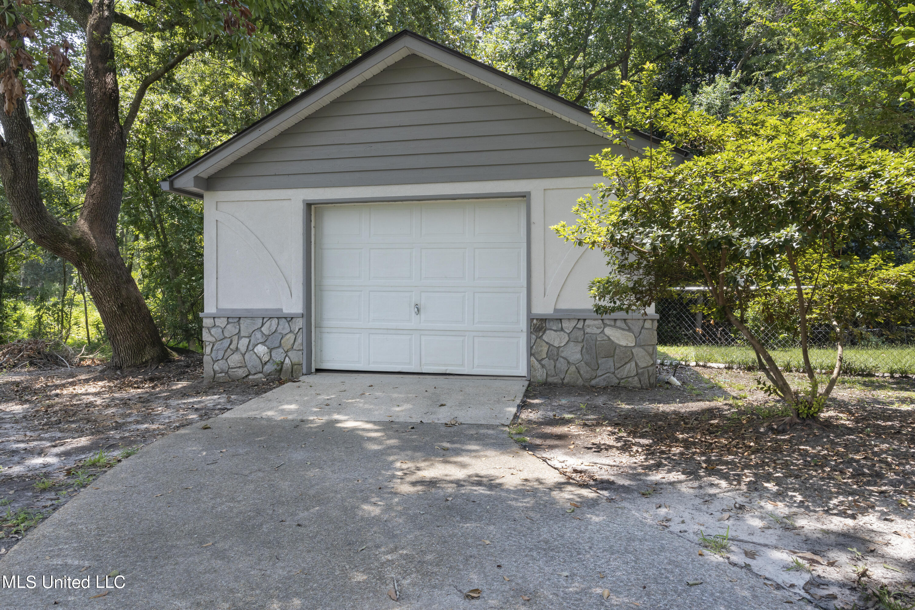 13505 Pine Road Ocean Springs, MS 39564 - Photo 42 of 48 043 (1)
