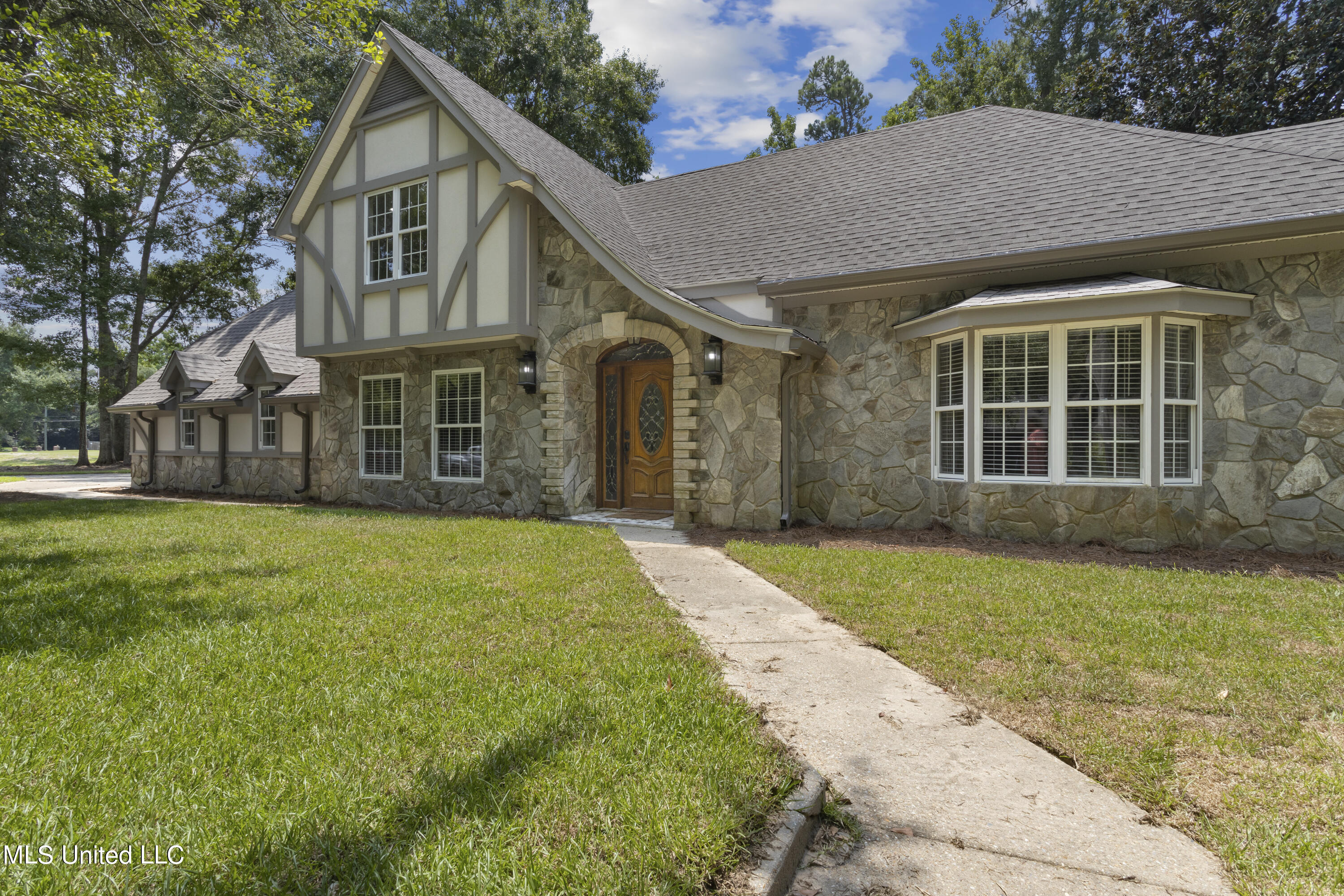 13505 Pine Road Ocean Springs, MS 39564 - Photo 6 of 48 006 (3)