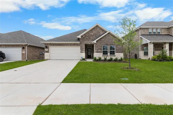 $2,950 | 73 Palouse Street, Red Oak, TX 75154