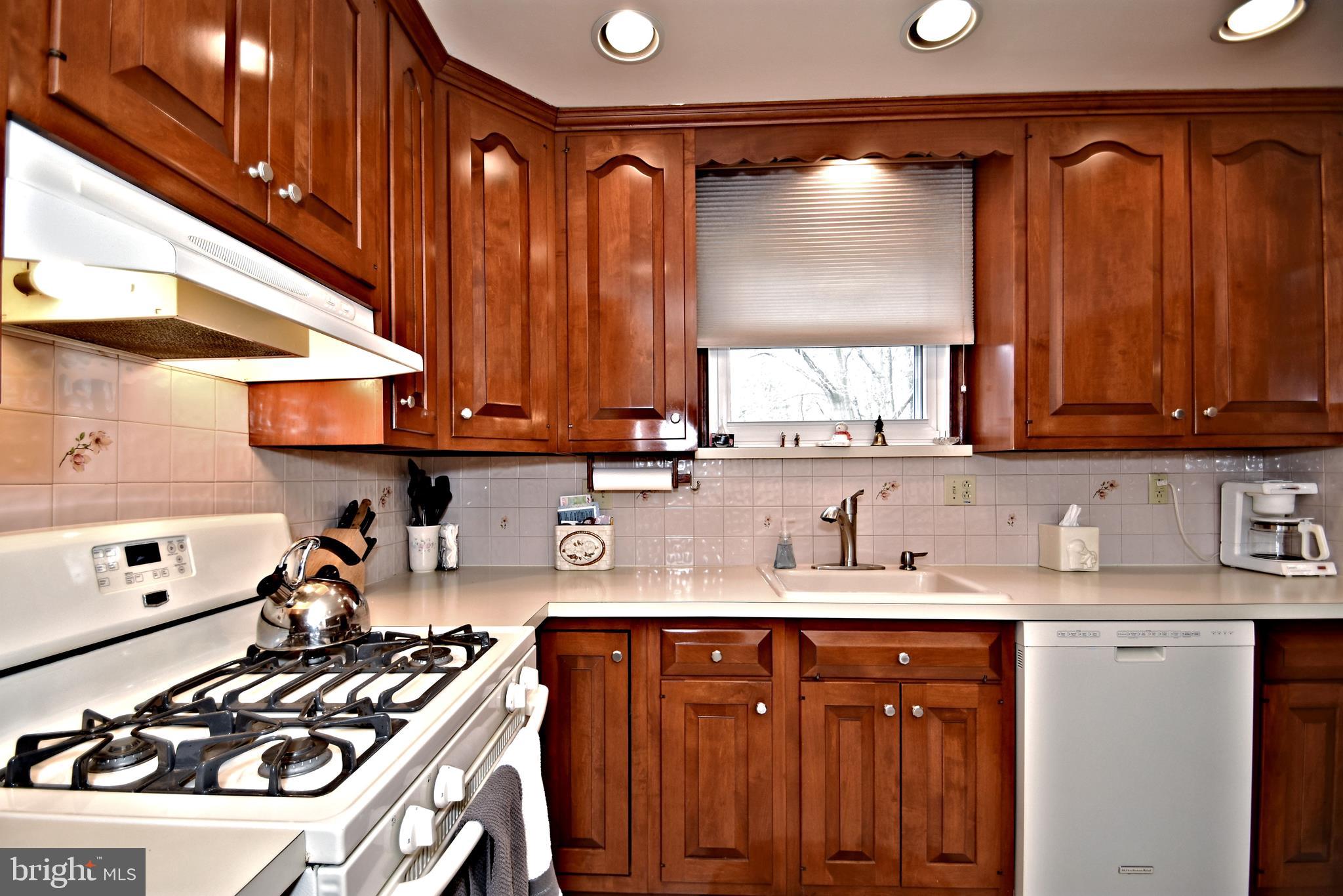 788 Longstreth Road Warminster, PA 18974 - Photo 16 of 44