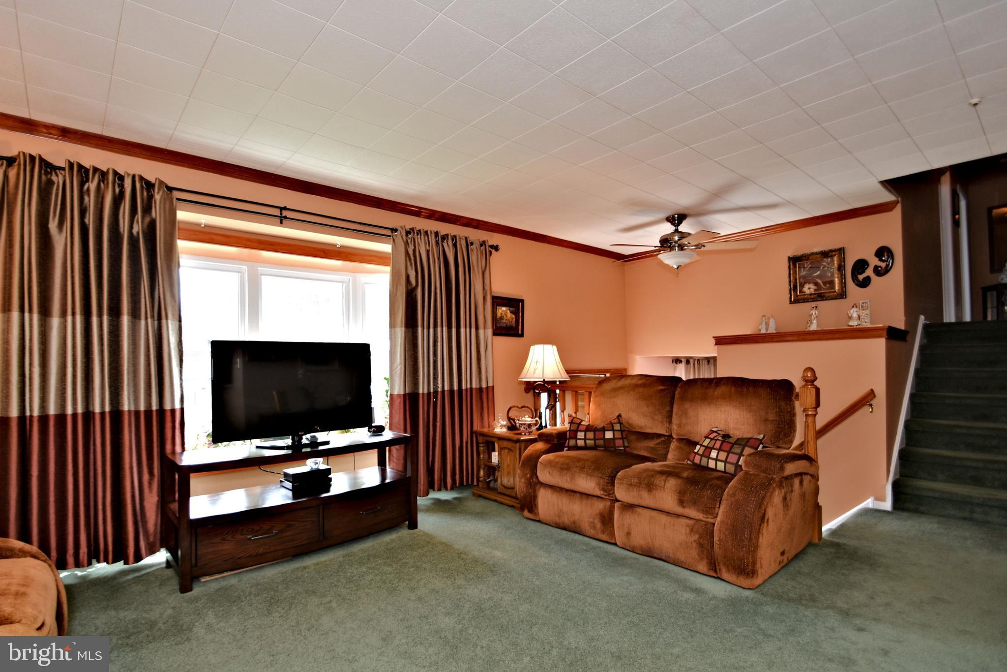 788 Longstreth Road Warminster, PA 18974 - Photo 7 of 44