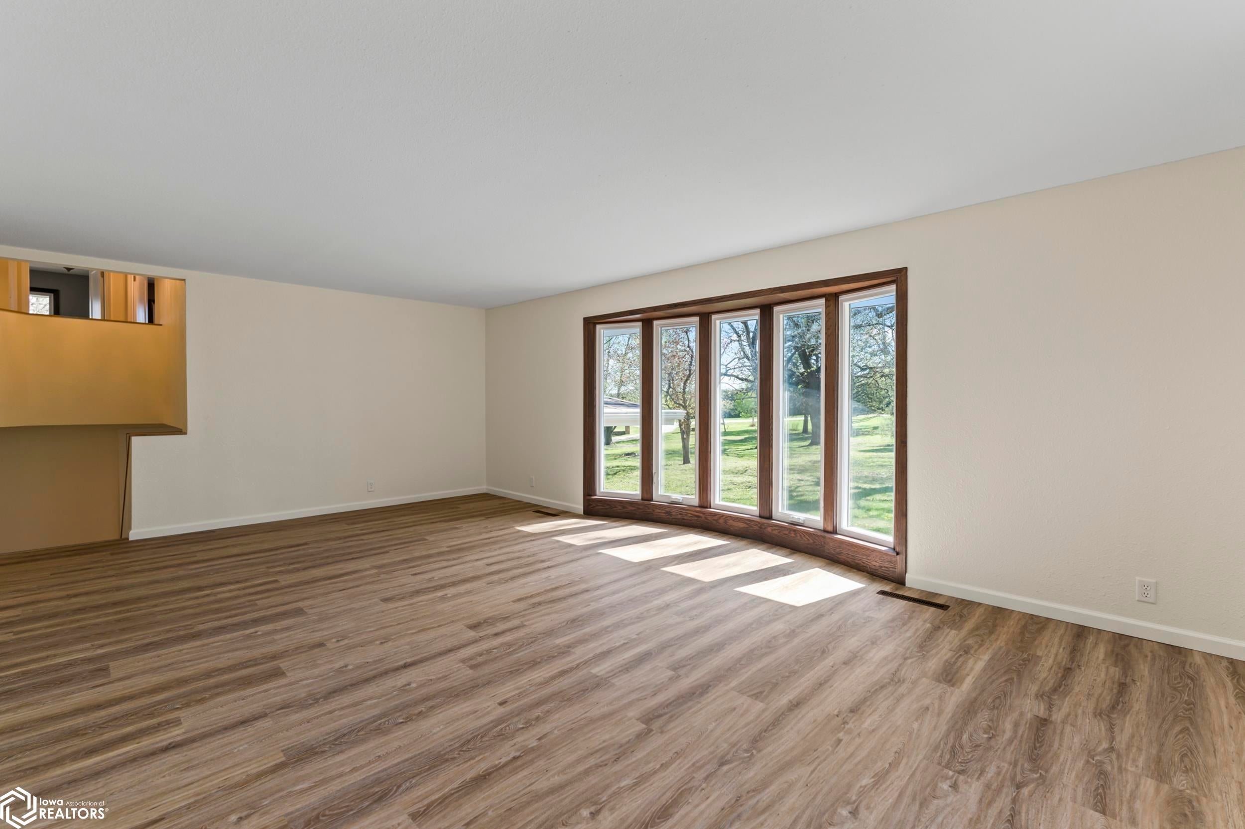 2695 Timberlane Road Webster City, IA 50595 - Photo 6 of 45 Gallery Image 6