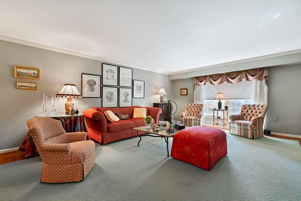 302 Fox Chapel Road, Unit 309 Pittsburgh, PA 15238 - Photo 4 of 22 Gallery Image 4