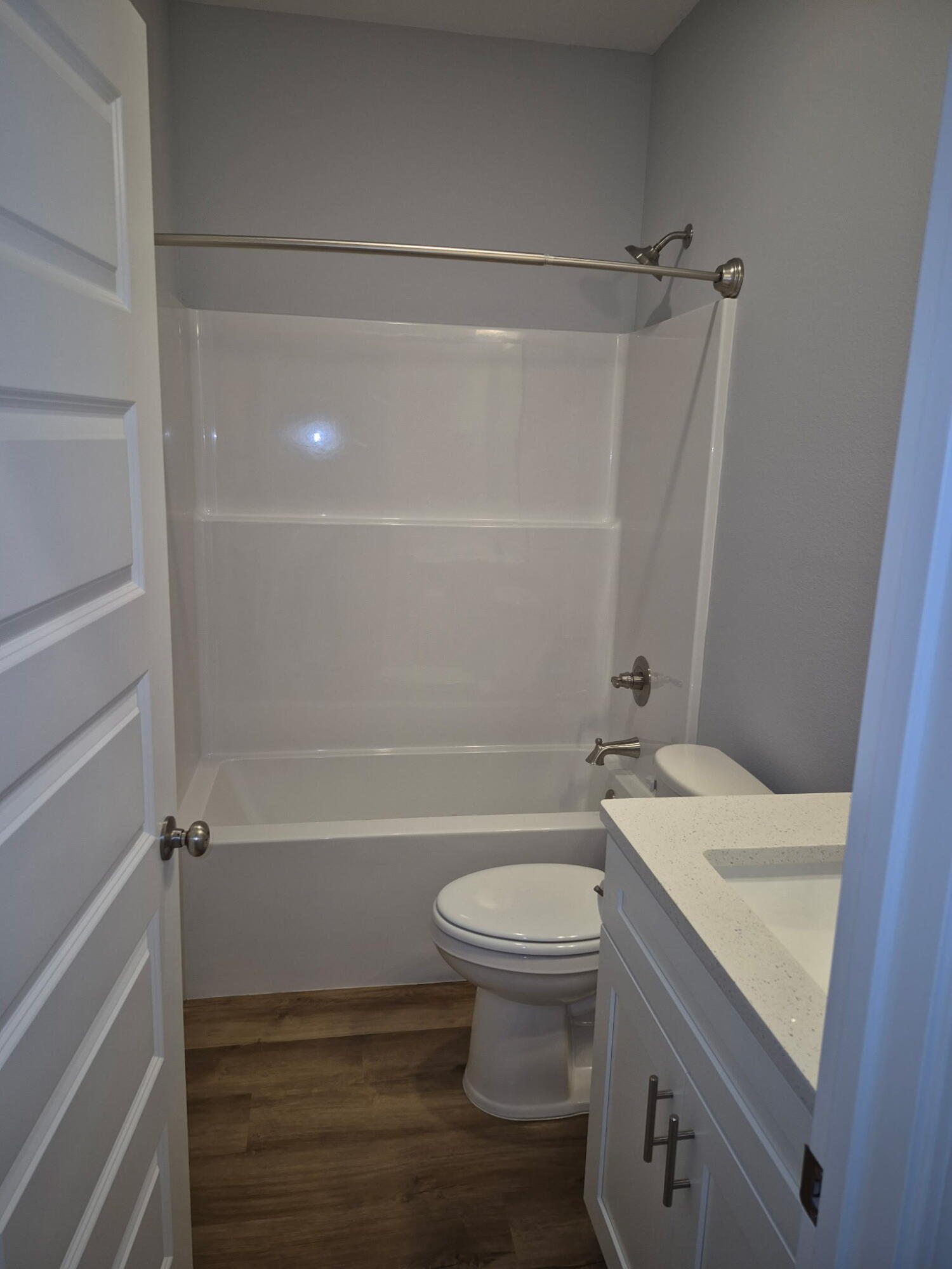 2588 Kingston Road Crestview, FL 32536 - Photo 11 of 12 Guest Bath