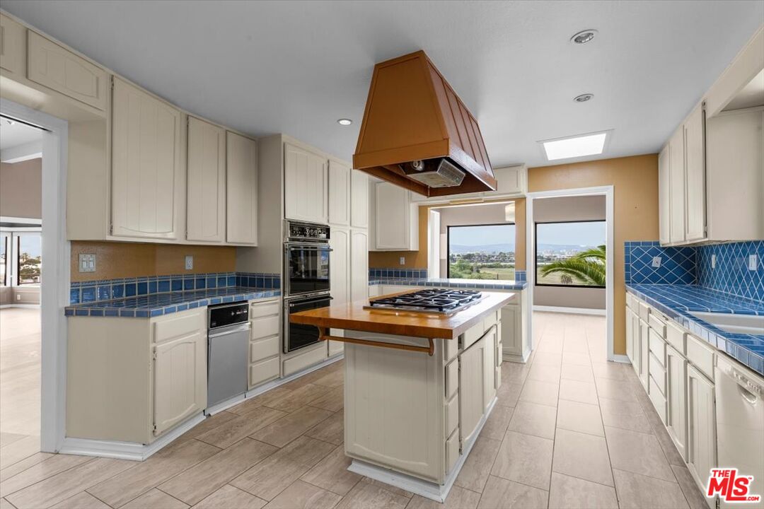243 Montreal Street Playa del Rey, CA 90293 - Photo 20 of 47