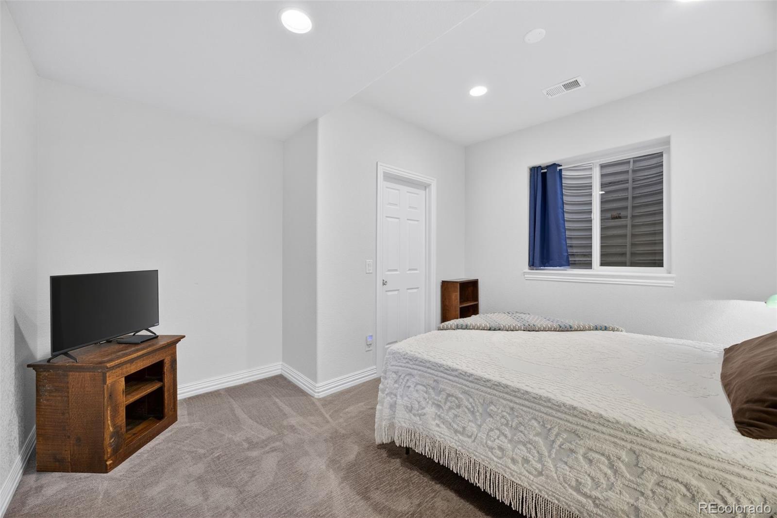 2933 Lawrence Street Denver, CO 80205 - Photo 35 of 50