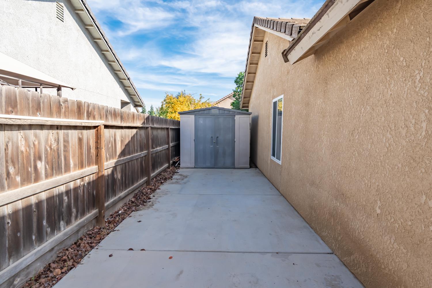 184 South Double Tree Way Madera, CA 93637 - Photo 29 of 37 a view of a balcony