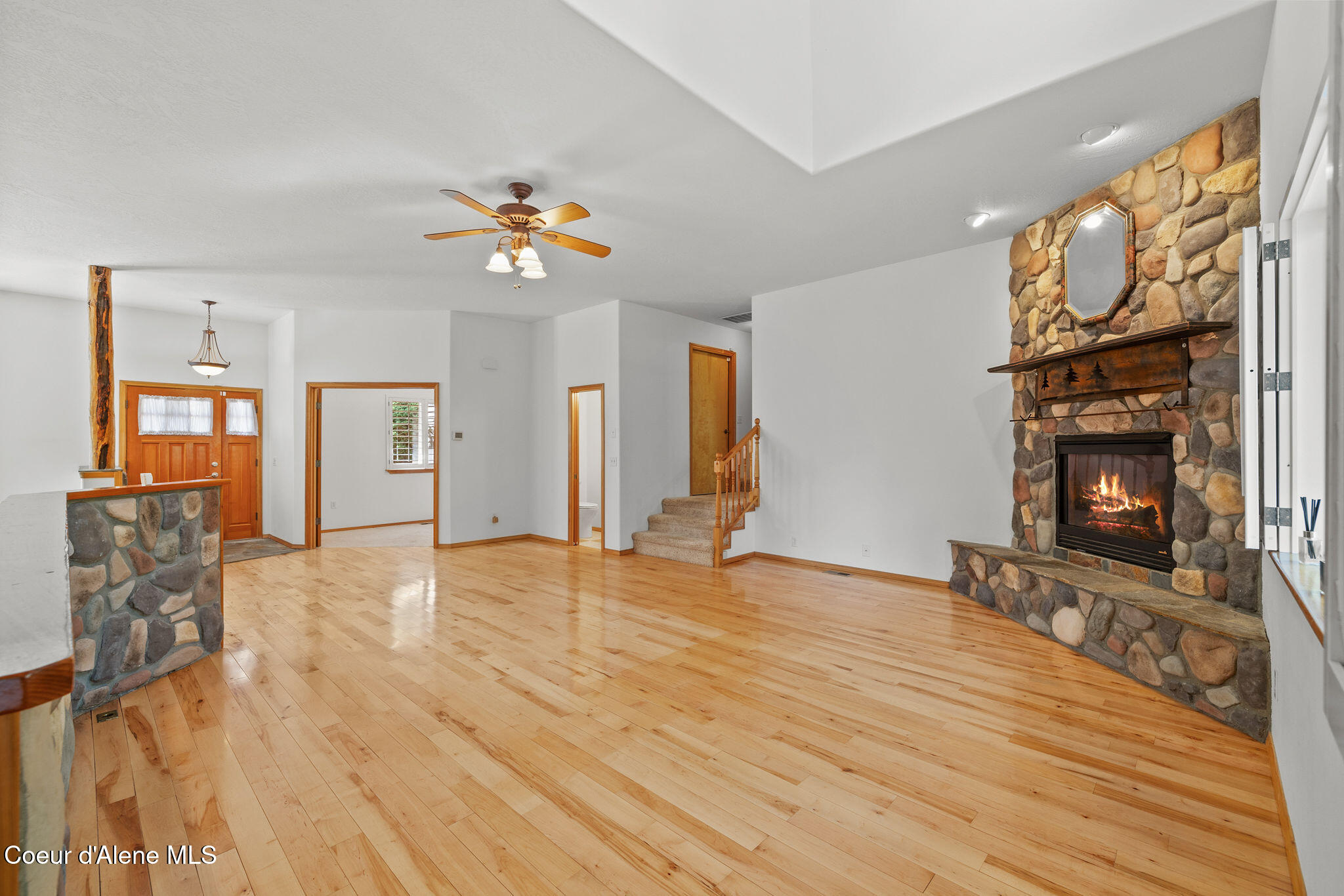 18407 West Rice Avenue Post Falls, ID 83854 - Photo 9 of 52 Living Room