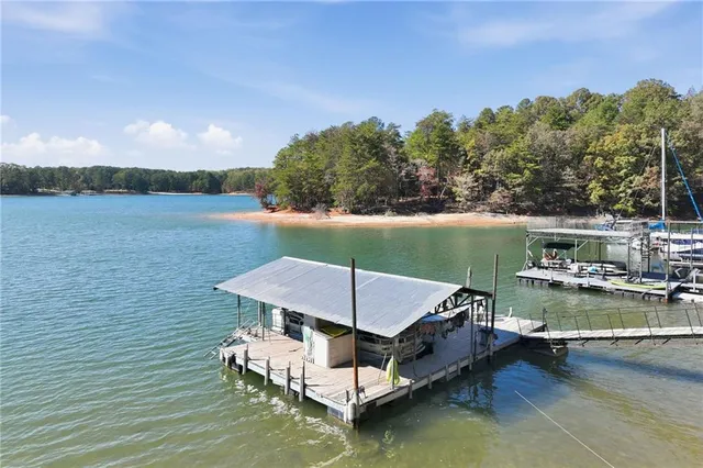 a view of a lake with house