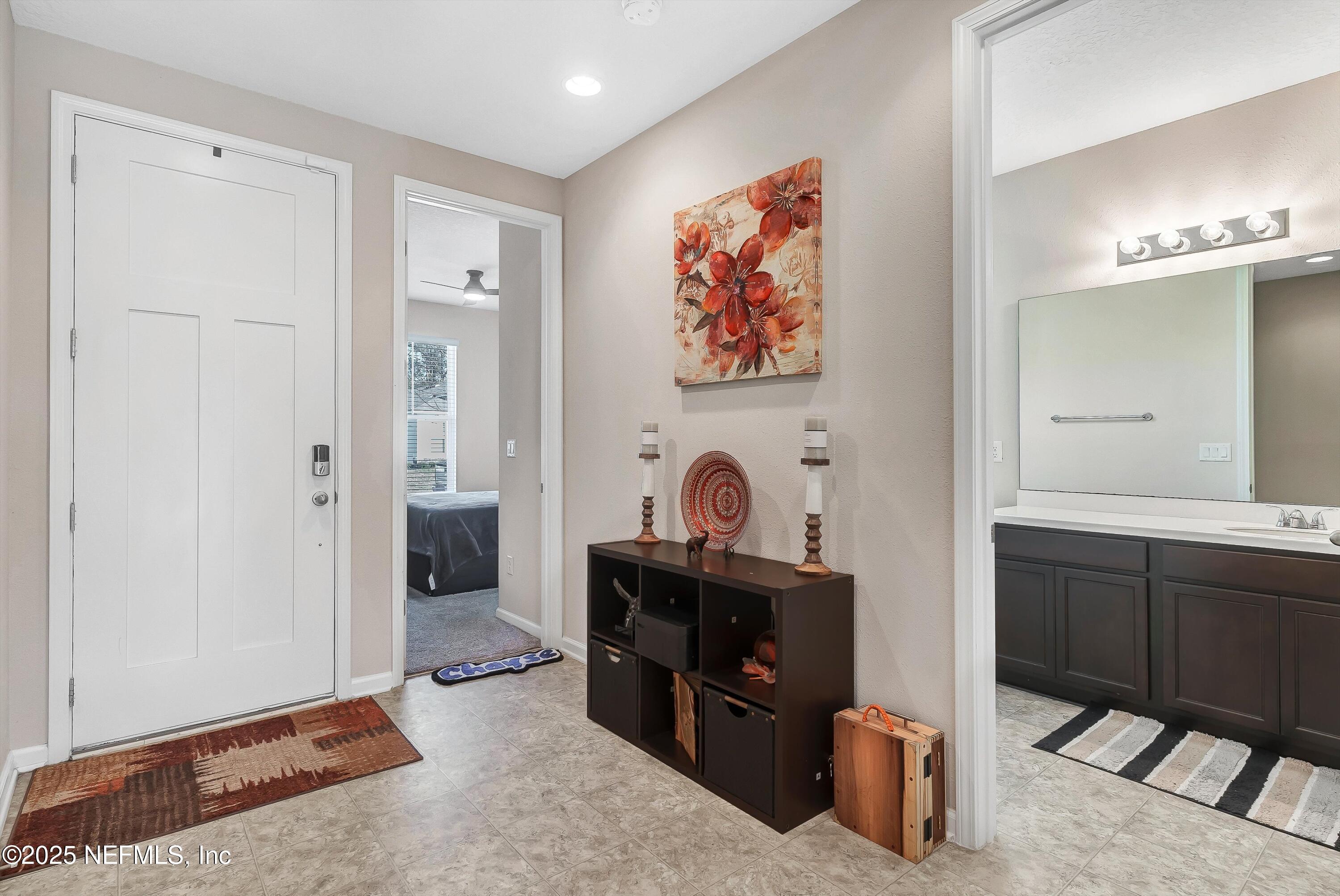 6320 Thatcher Jacksonville, FL 32222 - Photo 5 of 31 Foyer Interior